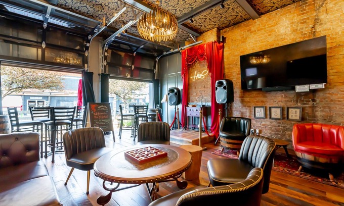 Phoenix Hill House | The Highball * Speakeasy Lounge & Retreat 6BR 5BA