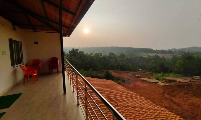 Hireguthi Hotel | The Hill View Guesthouse