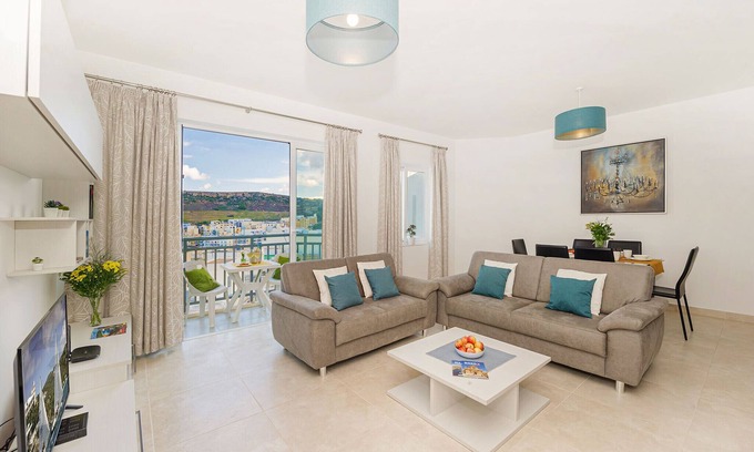 Marsalforn Apartment | The Hillock Penthouse South D7