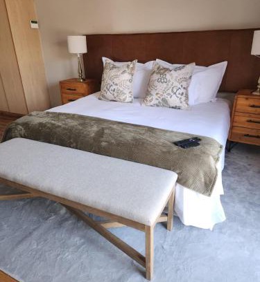 Newcastle Bed & Breakfast | The Hills at 1 Meeu