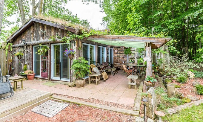 Niagara Falls Cottage | The Hoblet