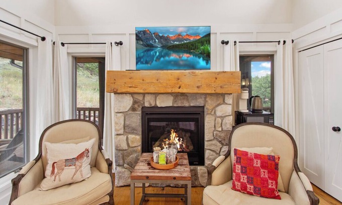 Allenspark Cabin | The Hogan #1 - A Pathways Ranch Original