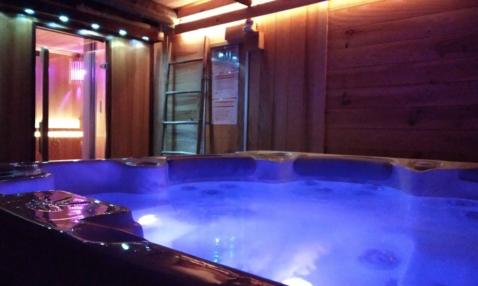 Les Sagnieres Ski Chalet | The holiday nest you were dreaming, "warmth of wood" - Appart 4-6 pers.