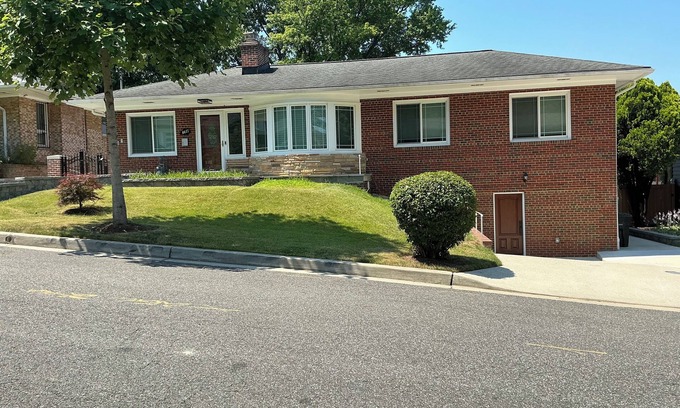 Silver Spring House | The Home in Washington DC, 2 bedrooms, 4 beds, Free parking, kitchen & laundry.