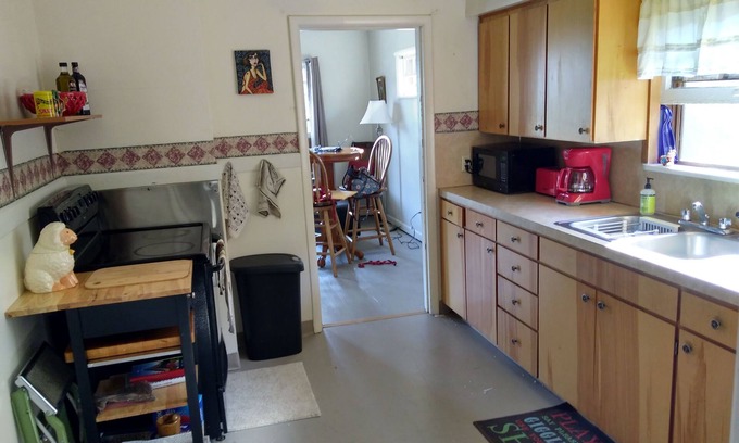 Baker City House | The Homestead Cottage- Just Steps To Downtown!n