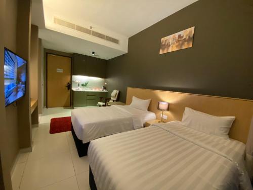 Tanjong Bidara Apartment | The Honeymoon Haven - 99 Residences