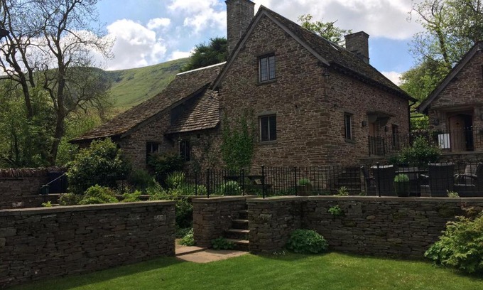 Westbrook Court House | The House In The Hills