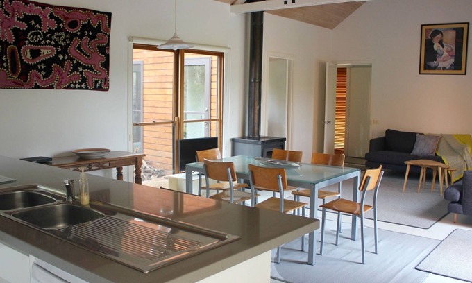 Ocean Grove House | The House of Chill - lake view, central, secluded