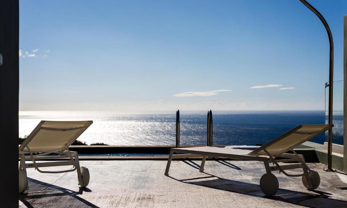 Agios Vasileios Bed & Breakfast | The House on the Cove