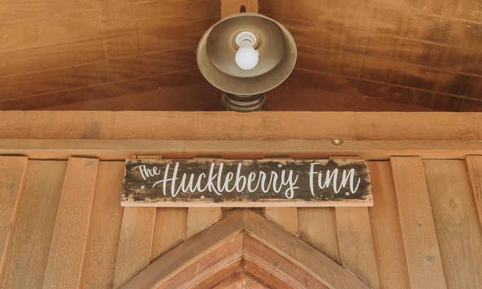 Lubbock Cottage | The Huckleberry Finn - Standard One Room Silo