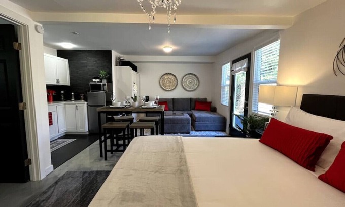 Tempe Condo | The Hudson Suite Spot - Studio Apt Close to ASU