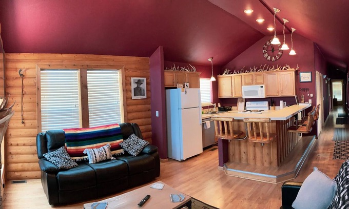 Laramie House | The Hummel Cabin in Laramie, Wyoming