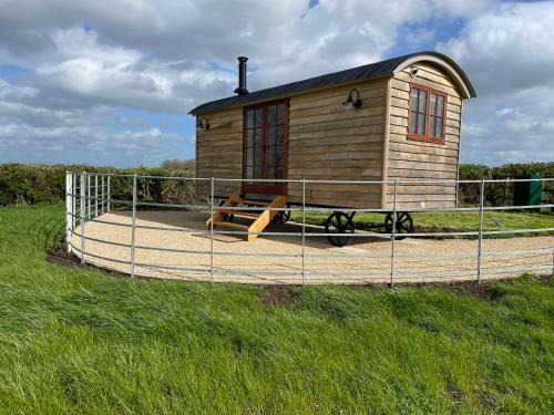 Maidwell Cabin | The Hut at Blackberry Barn