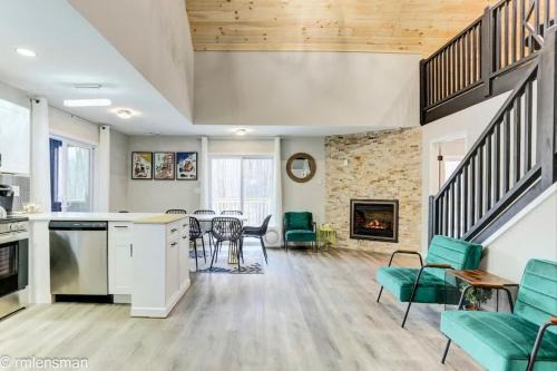 Lake Ariel House | The Hut House 3BR 3BA Game Room Massage Chair