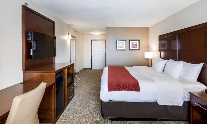 Bonner Springs House | The Ideal Place to Relax & Unwind w/ Our King Room
