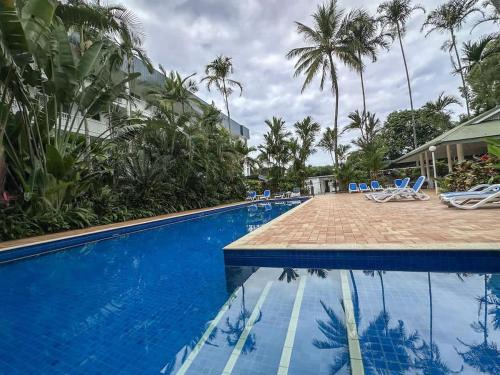 Clifton Beach Apartment | The Idle - Nostalgic Beach Apartment in Clifton