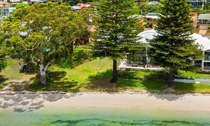 Soldiers Point House | The Infinity Shore - Waterfront and Breathtaking Water Views