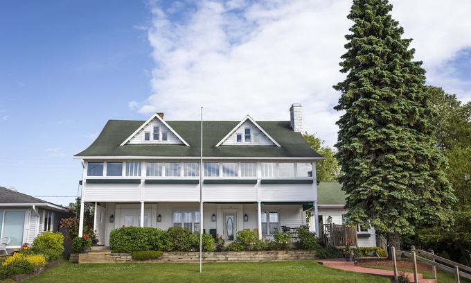 Beulah House | The Inn at Beulah Beach