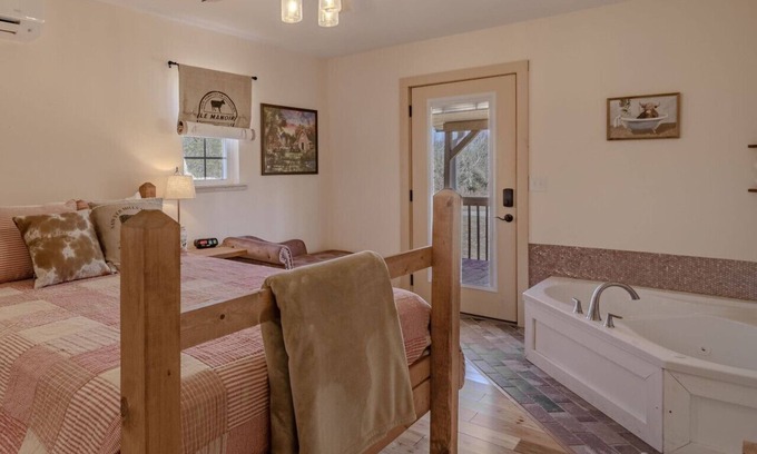 Whitley City Bed & Breakfast | The Inn at Beulah Farm - The Barn
