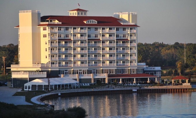 Saint Joseph Hotel | The Inn At Harbor Shores