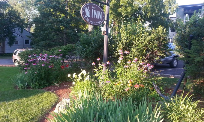 Thorold Hotel | The Inn at Lock Seven