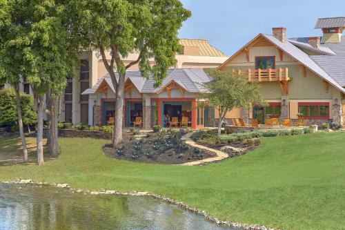 Pigeon Forge Hotel | The Inn On The River