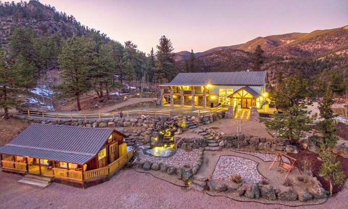 Lake George Cabin | The Isaac Russell Cabin at Bison Peak Lodge