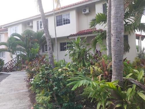 West Gate Hills Apartment | The island flat