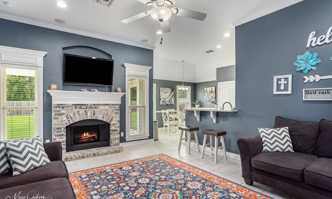 Bossier City House | The Island Housen3 bedroom 2 bathroom oasis with all of the comforts of home.