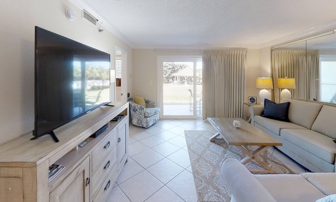 Holiday Isle Condo | The Islander 115 Heated Pool- Hot Tub- Pickle Ball