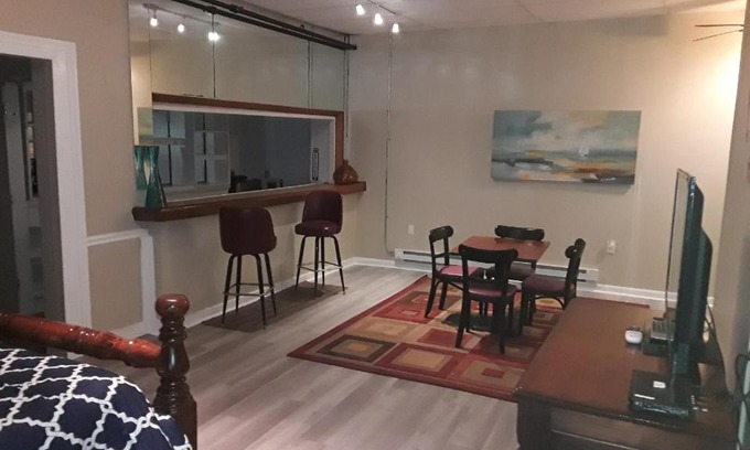 Ivoryton Hotel | The Ivoryton Inn