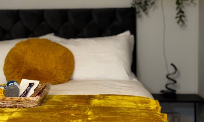Luton House | The Ivy Cinema Suite | Guesthouse