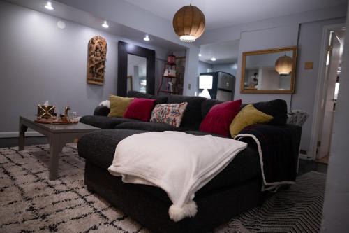 Wenatchee Apartment | The IvyWild - Apartment in Tudor Historic Home