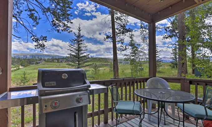 Fraser Apartment | The Jabberwocky Condo with Pool and Sauna Access!