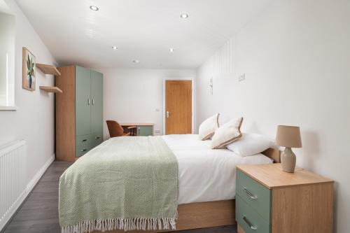 Manchester House | The Jade Escape