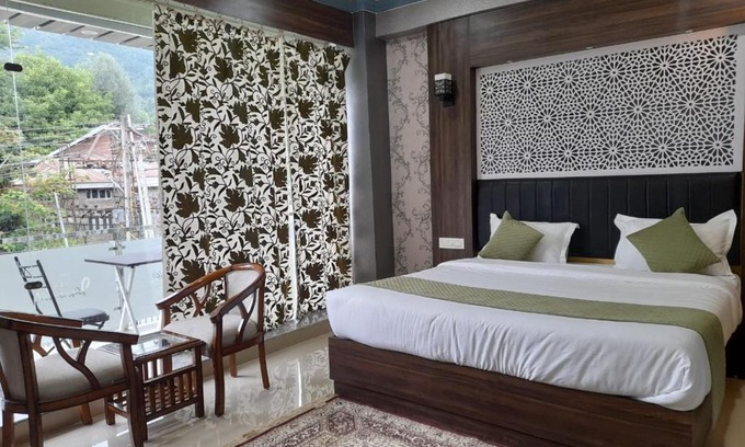 Nishat-Shalimar Hotel | THE JAMAWAR