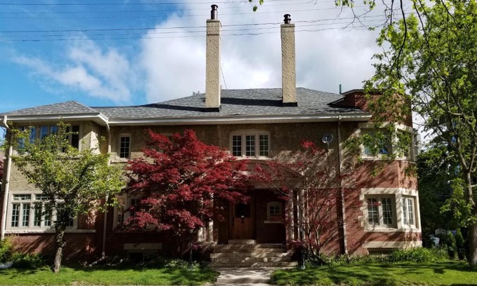 Midtown Toronto Bed & Breakfast | The Jane Toronto