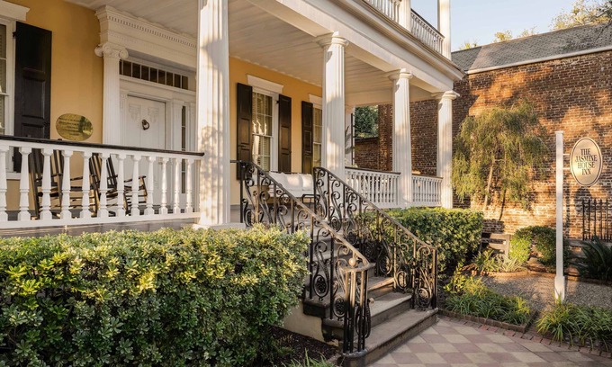 Charleston Historic District House | The Jasmine House