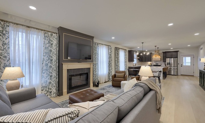 Ono House | The Jolly Rancher: Sleeps up to 6 guests, hot tub & patio, 5 mins to Hershey