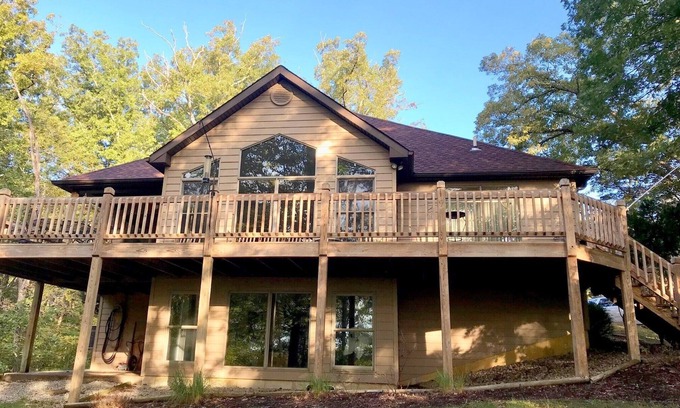 Innsbrook House | The Judges Fair Way! Beautiful 4 bedroom, 3 bath home that sleeps 13