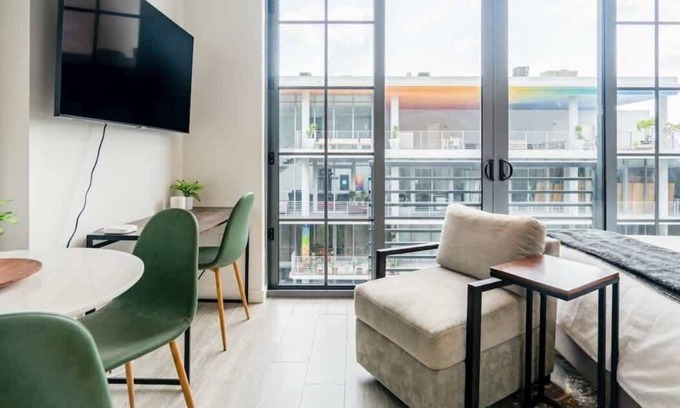 Wynwood Art District Apartment | The Juliet IX Vibe 8707