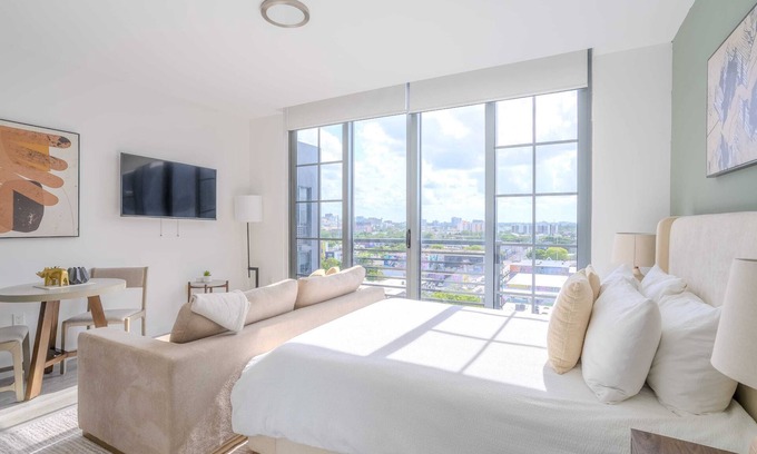 Wynwood Art District Apartment | The Juliet XII Vibe 8745