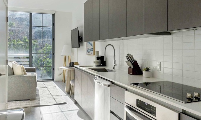 Wynwood Art District Apartment | The Juliet XIII Vibe 8771