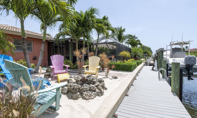 Palm Beach Gardens House | The Juno Hideaway- Waterfront! Dock, Pool, Firepit