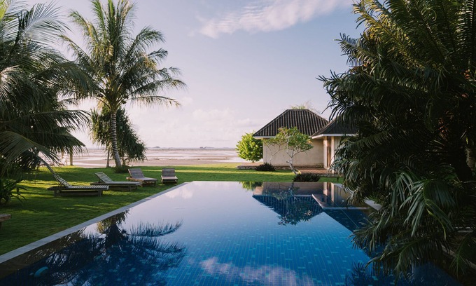 Telukbakau Hotel | The Kelong Trikora Resort