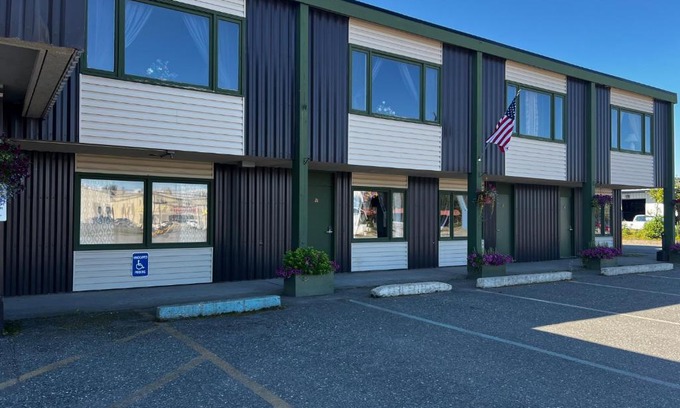 Kenai Hotel | The Kenai Inn