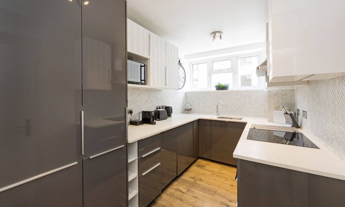 Queen's Gate Apartment | The Kensington Garden Apartment