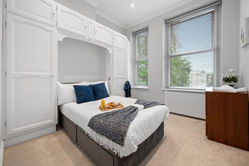 West Kensington Apartment | The Kensington Residence - Central London Base