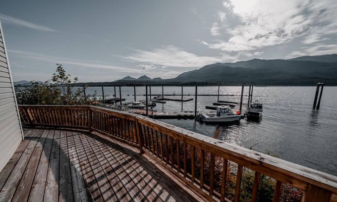 Ketchikan House | The Ketch Inn Garden Double - Nature Escape w/Alaskan Fishing Experience