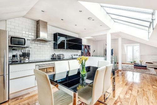 Frognal and Fitzjohns Apartment | The King of Spades